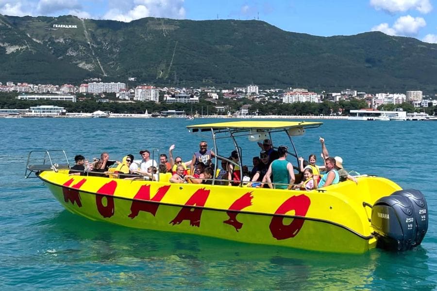 СКОРОСТНОЙ КАТЕР  <<МОНАКО-2>>