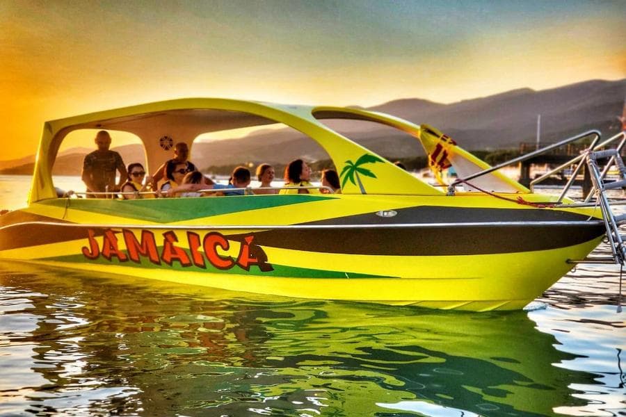 СКОРОСТНОЙ КАТЕР        <<ЯМАХА>>