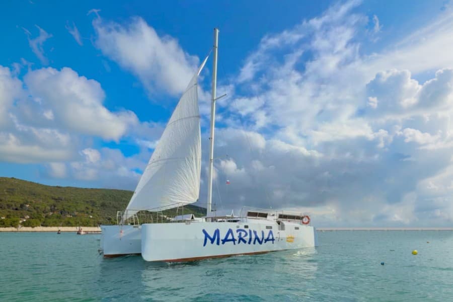 ПАРУСНЫЙ ТРИМАРАН <<МАРИНА>>