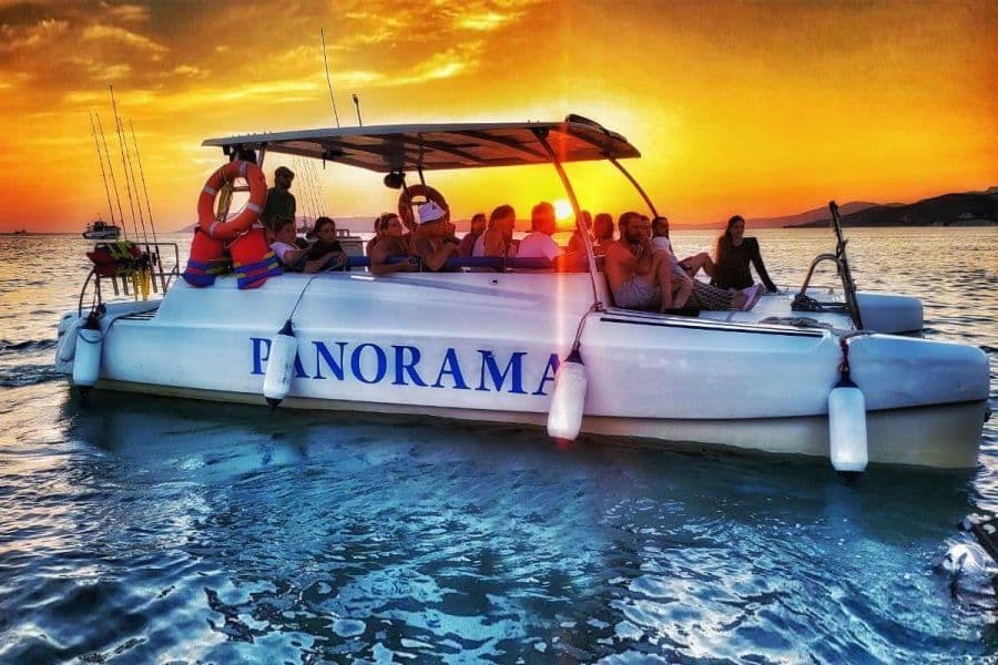 ПРОГУЛКА НА КАТЕРЕ-КАТАМАРАНЕ  <<PANORAMA>> 